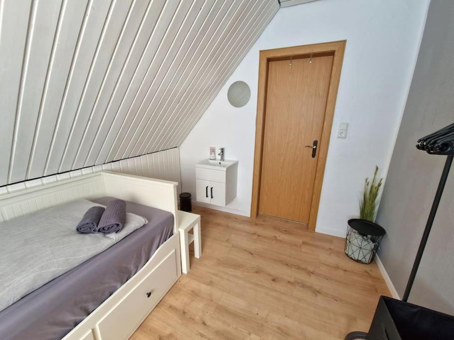Gemuetliche Wohnung Direkt Am Kuestenkanal! Wardenburg Buitenkant foto