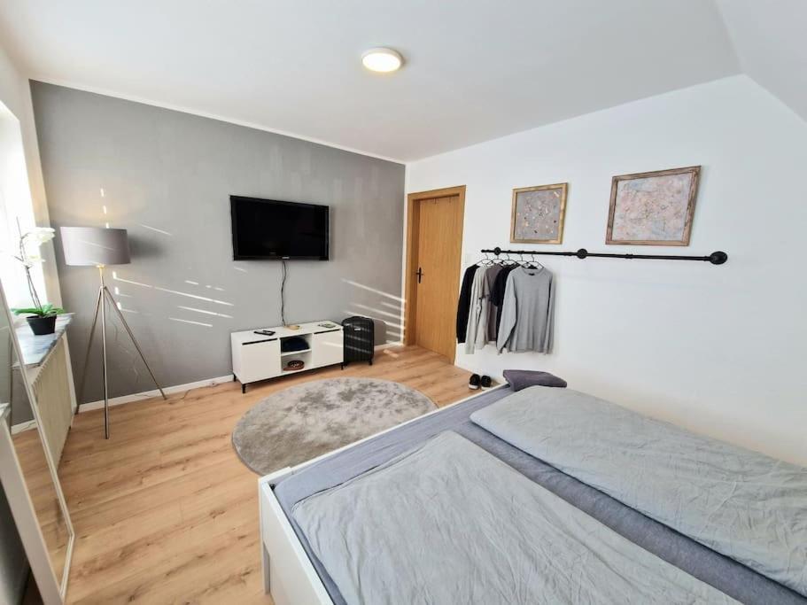 Gemuetliche Wohnung Direkt Am Kuestenkanal! Wardenburg Buitenkant foto